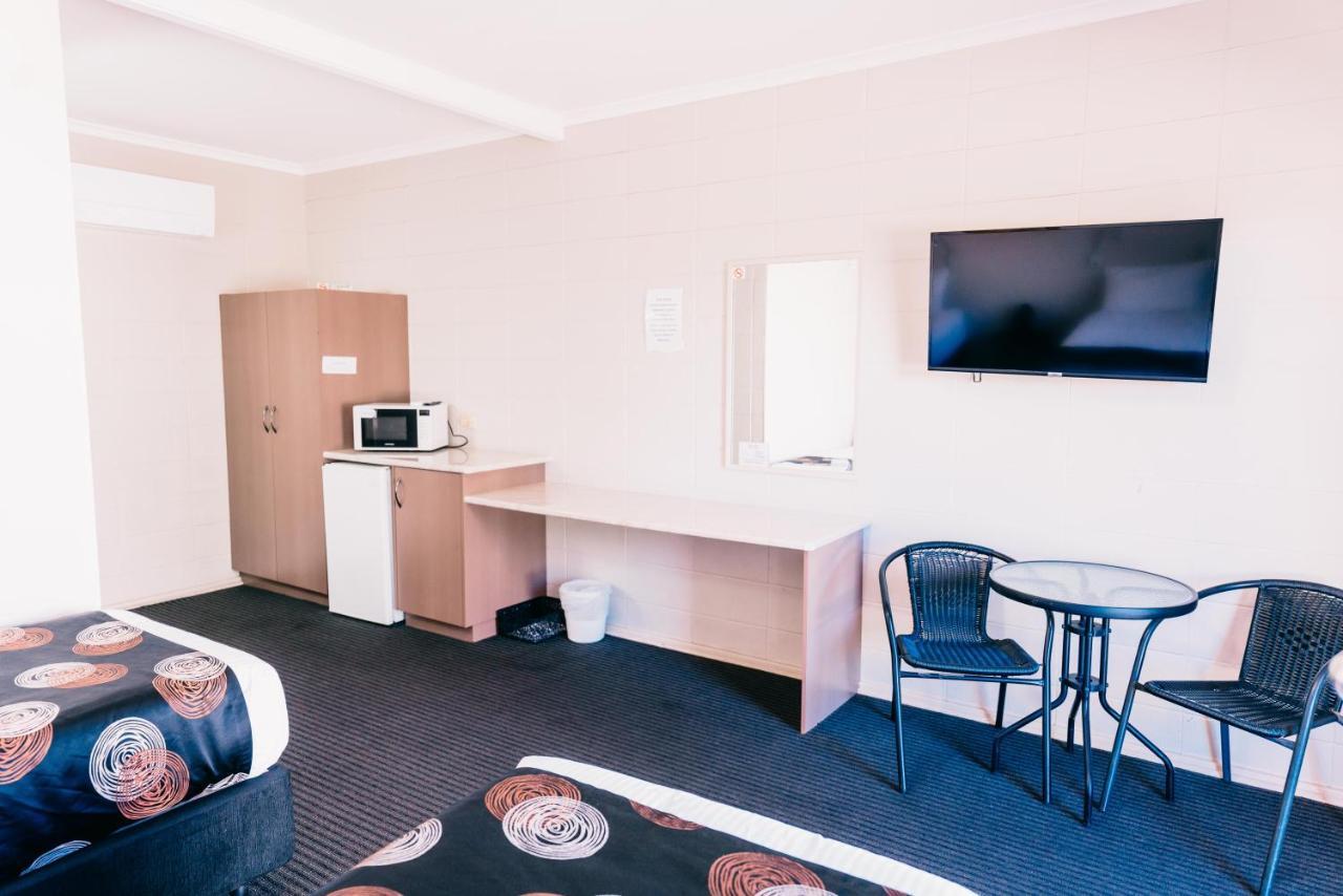 Motel Poinsettia Port Augusta Exterior photo