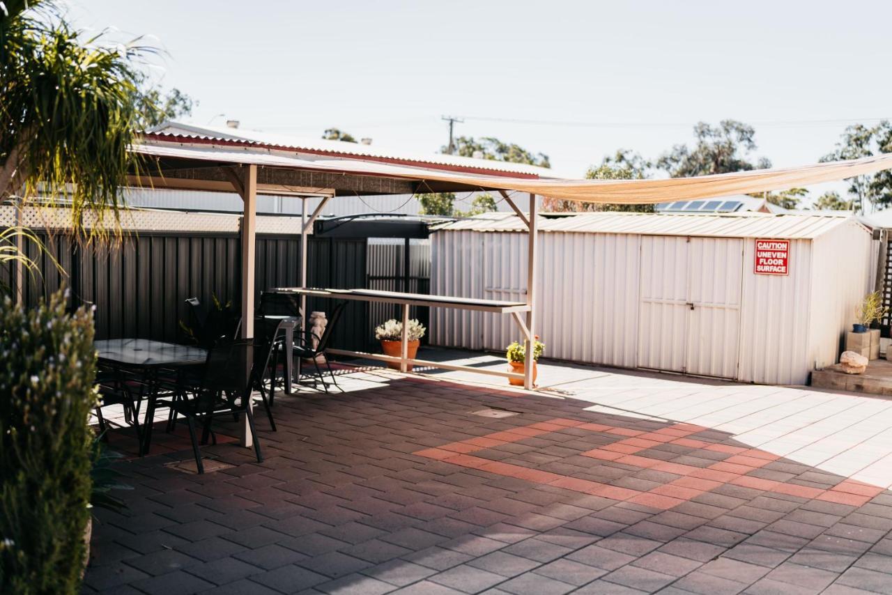 Motel Poinsettia Port Augusta Exterior photo