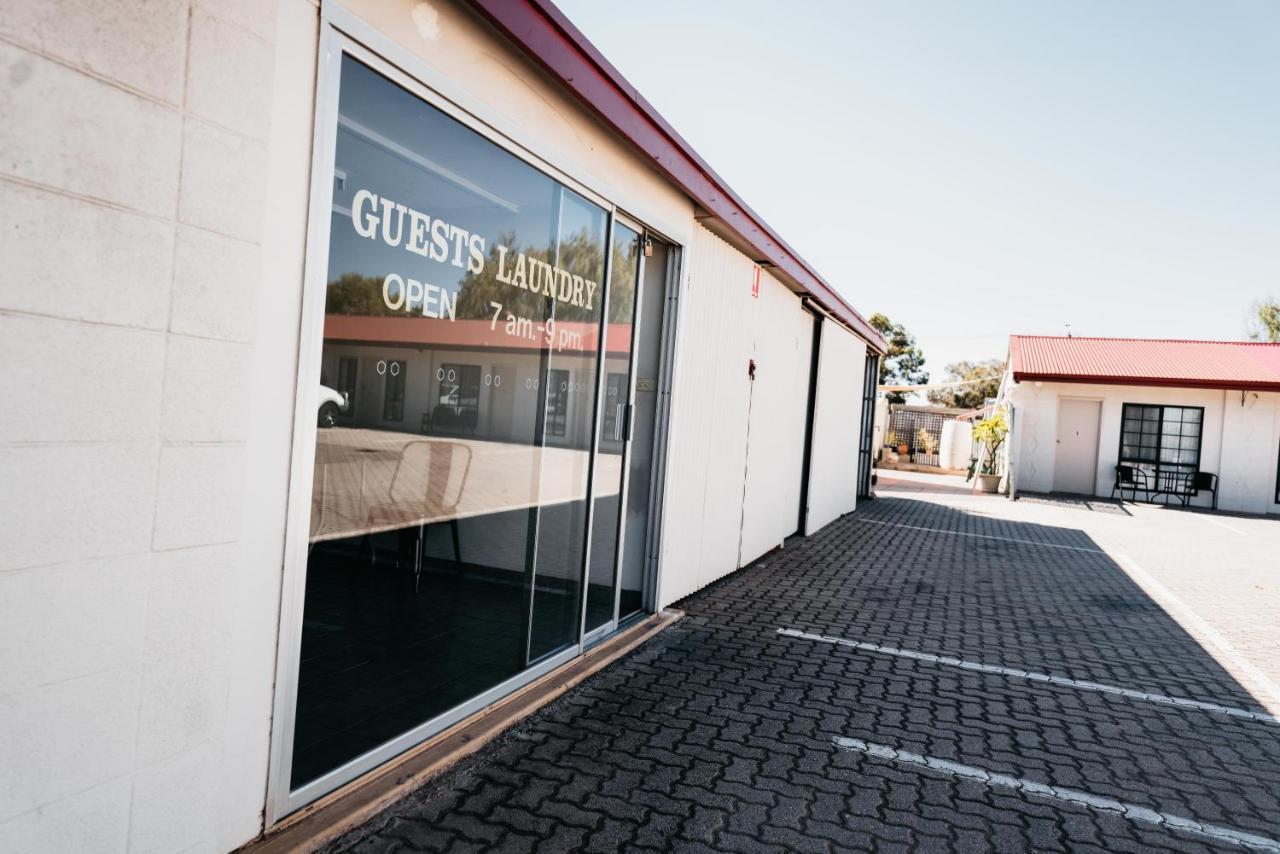 Motel Poinsettia Port Augusta Exterior photo